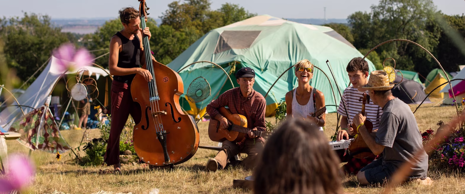 Green Gathering - musicians jamming outside
